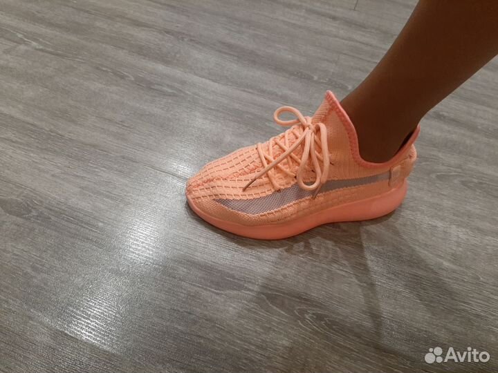 Кроссовки женские 36 размер бу