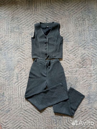 Школьный костюм - четвёрка для девочки