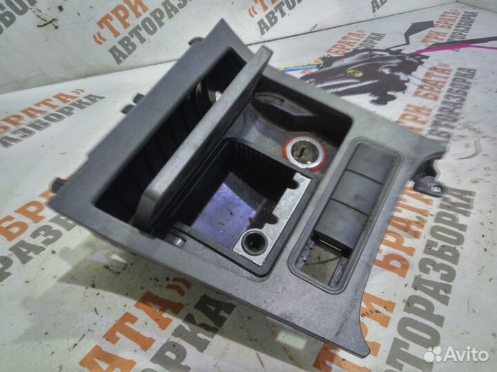 Фольксваген Гольф Пепельница передняя