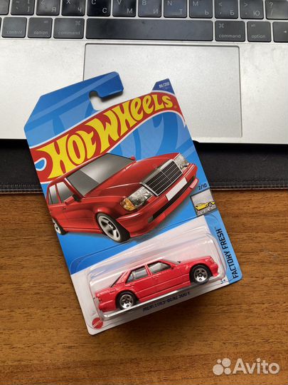 Hot Wheels Mercedes-Benz 500E