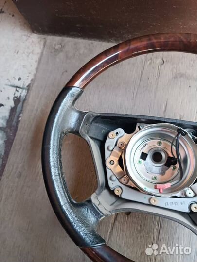 W124 Руль Дерево Орех Мерседес 140