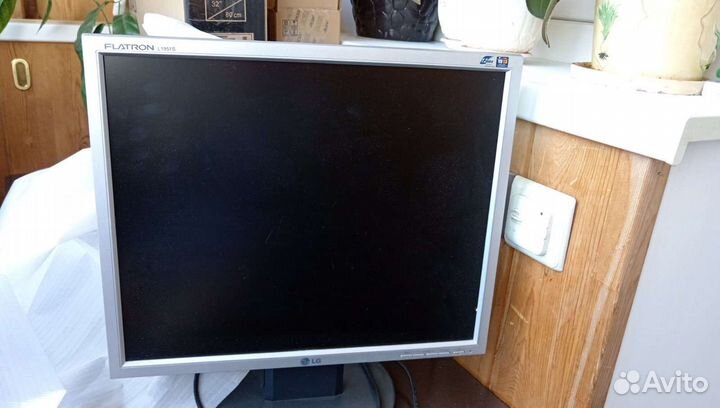 Монитор LG flatron