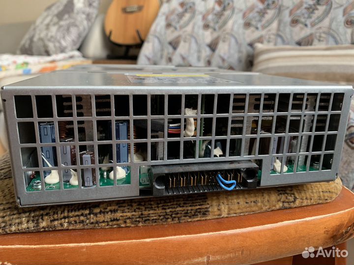 Блик питания DPS-600QB A