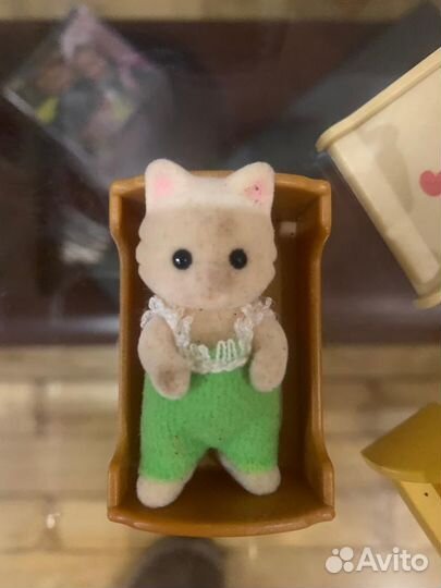 Sylvanian зайчик с горкой