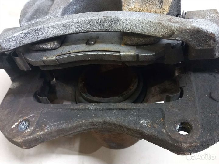 Суппорт передний правый Хундай i40 рестайлинг 2015