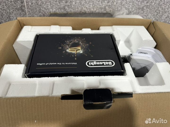 Кофемашина DeLonghi dinamica plus