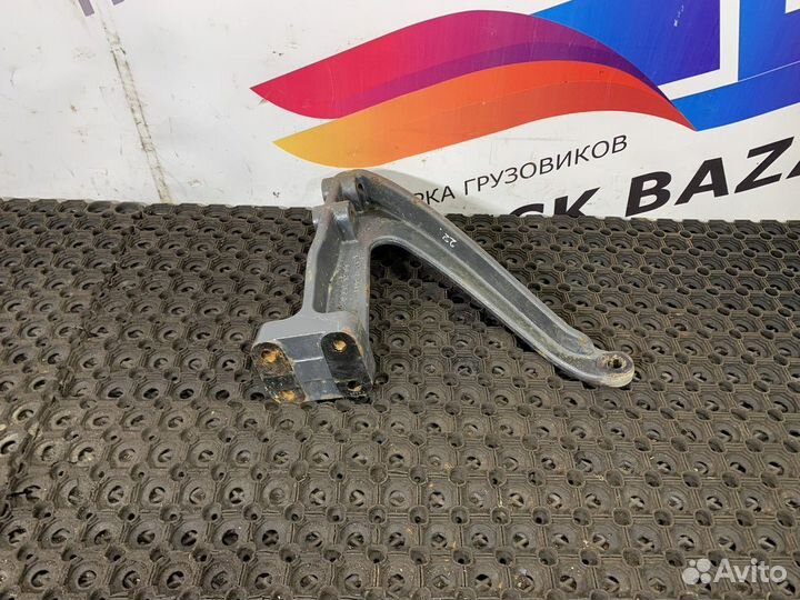 Кронштейн кабины передний левый