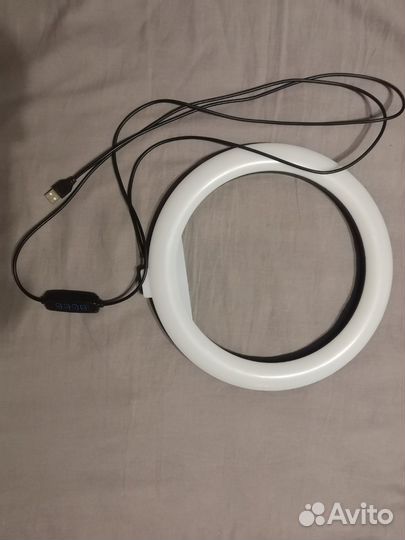 Кольцевая светодиодная LED лампа со штативом