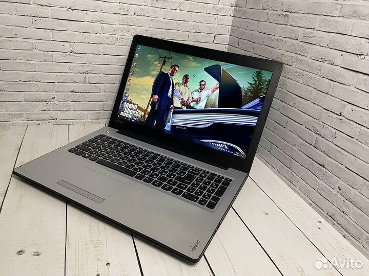 Игровой ноутбук Lenovo FHD/8Gb/240SSD/2видеокарты