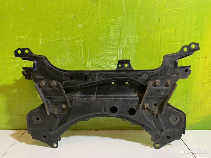 Подрамник передний Toyota RAV4 Corolla E15