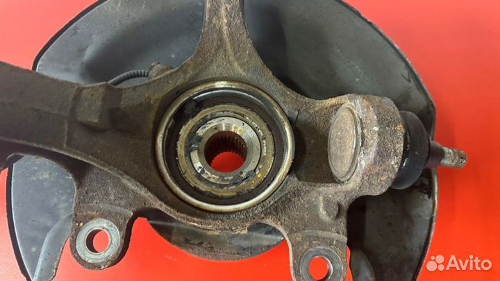 Ступица с кулаком в сборе передняя правая Honda