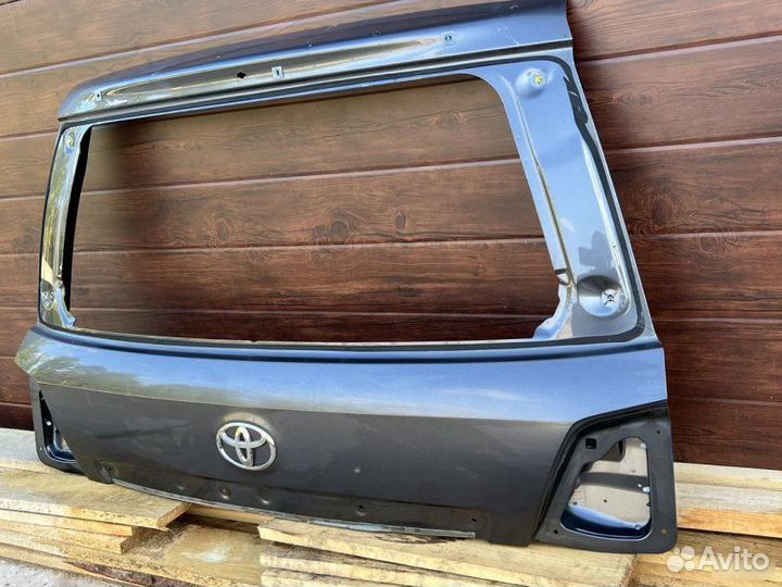 Крышка багажника Toyota Land Cruiser 200 2012-2015
