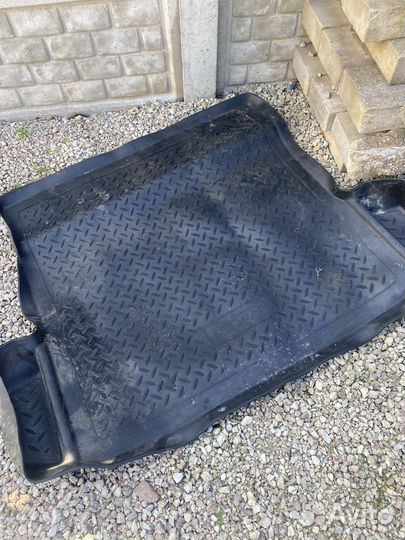 Коврик багажника для Renault Logan