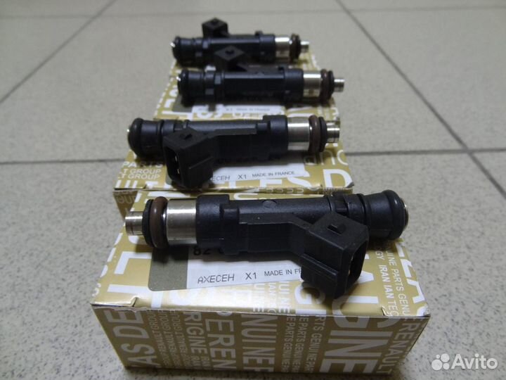 Форсунка топливная Logan Largus Clio Megane Kangoo