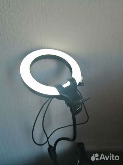 Кольцевая светодиодная лампа