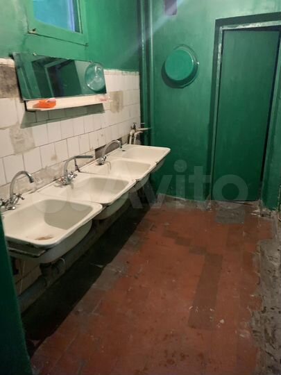 Комната 12,5 м² в 8-к., 2/9 эт.