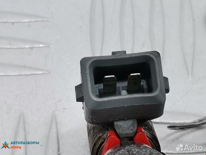 Форсунка Volkswagen Golf 4 2002 036906031C