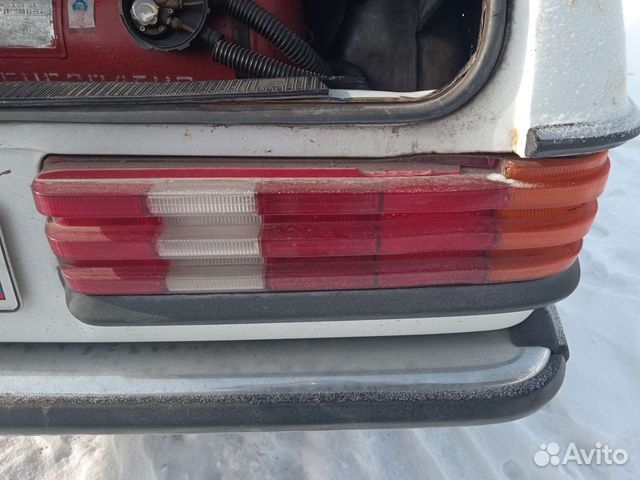 Фонарь задний правый Mercedes w123 мерседес 123