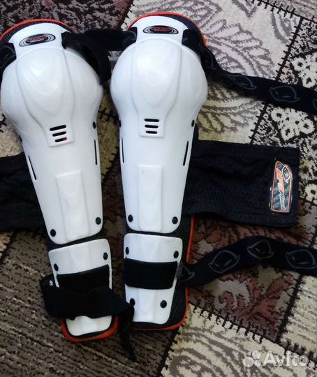 Шарнирные наколенники UFO Plast