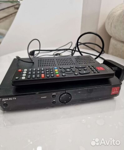 Приставка и маршрутизатор дом.ru