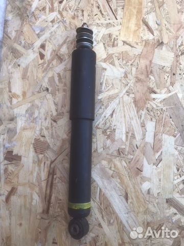 Амортизатор подвески передний Toyota Hiace TRH200