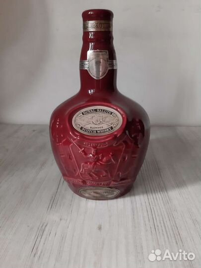 Бутылка коллекционная Chivas Regal фарфоровая