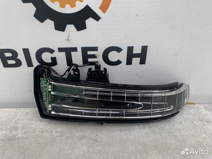 Повторитель в зеркало левый Mercedes A2128109100