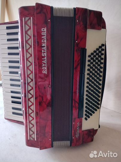 Аккордеон Royal Standard Silvana