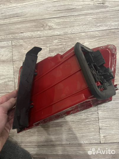 Задняя левая фара на volkswagen jetta 6