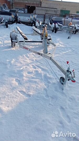 Лодочный прицеп 5,5 м