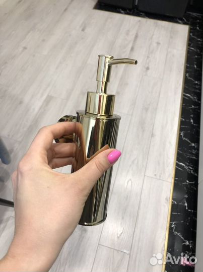 Дозатор диспенсер для жидкого мыла