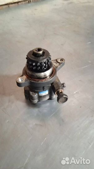 Насос гидроусилителя руля Nissan Almera Tino V10