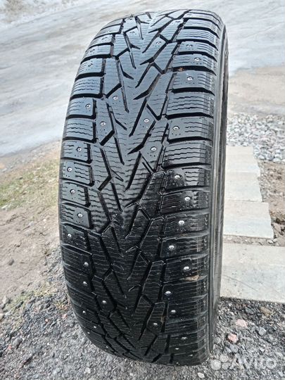 Nokian Tyres Hakkapeliitta 7 215/65 R16 102T
