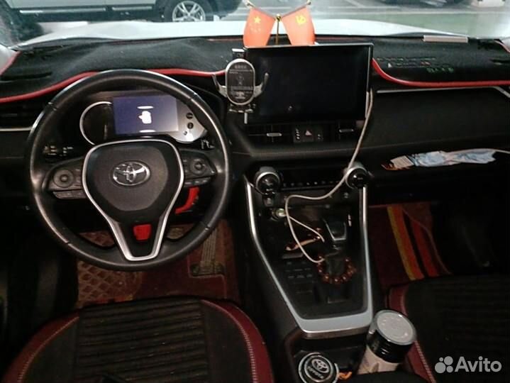 Toyota RAV4 2.0 CVT, 2021, 31 800 км