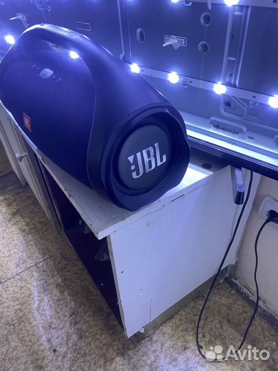 Jbl boombox 2