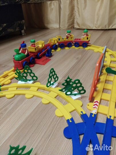 Игрушка железная дорога