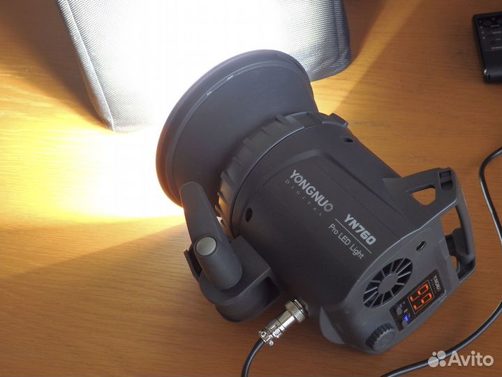 Свет для фото видеосъемки yongnuo yn 760