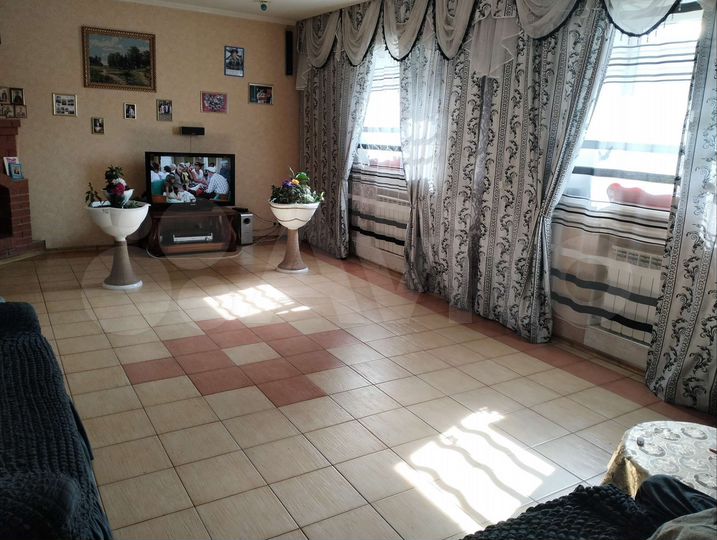 Дом 261,5 м² на участке 6 сот.