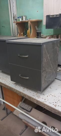 Тумбочко прикроватная