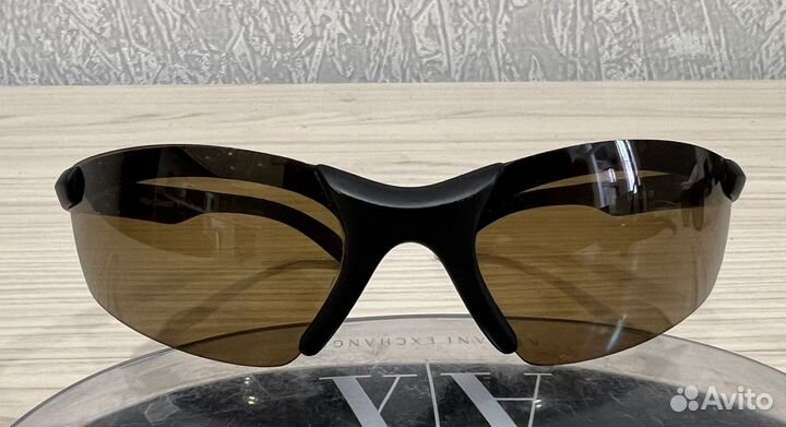 Солнцезащитные очки фирменные