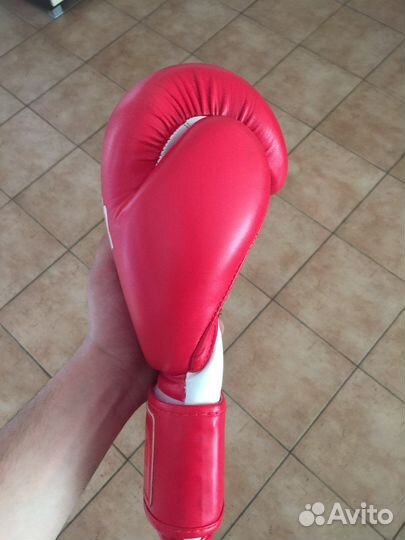 Боксерские перчатки clinch 14 oz