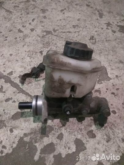 Главный тормозной цилиндр на Киа Спектра 2009 года