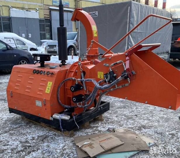 Измельчитель древесины / щепорез / дробилка