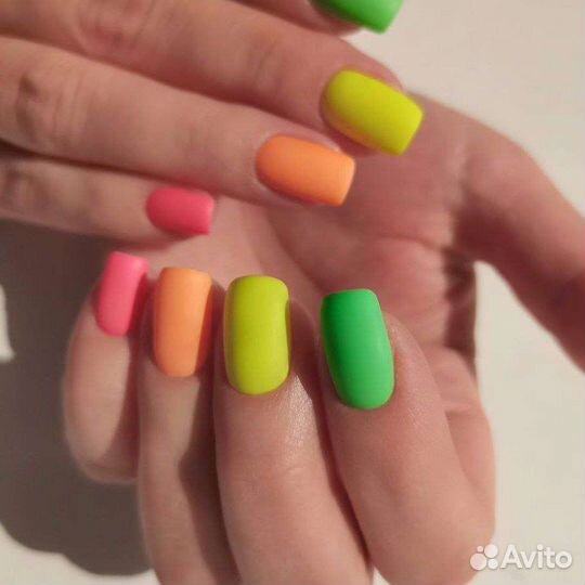 Маникюр с покрытием гель-лаком