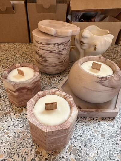 Наборы свечей и фигуры из гипса