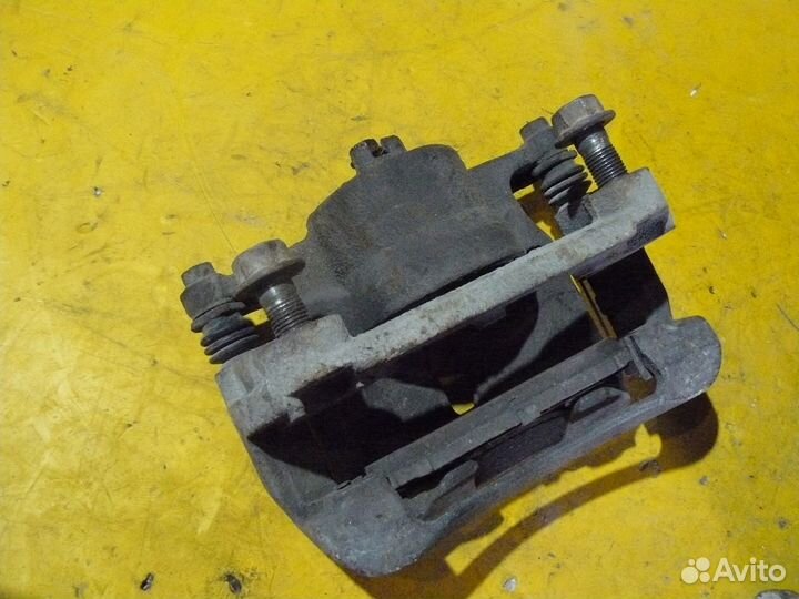 Суппорт передний правый для Nissan X-Trail Т31