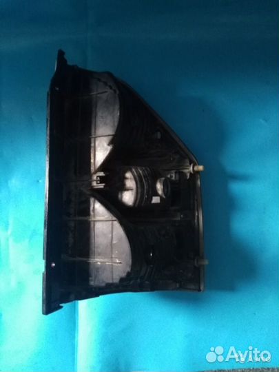 Фара Фонарь задний Mitsubishi Montero III 3