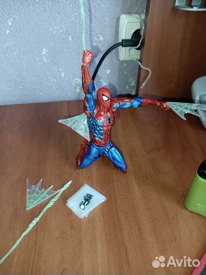 Человек паук фигурка