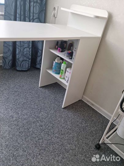 Стол маникюрный