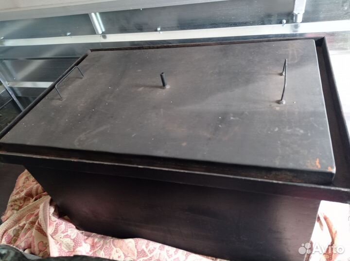 Коптильня горячего копчения с гидрозатвором